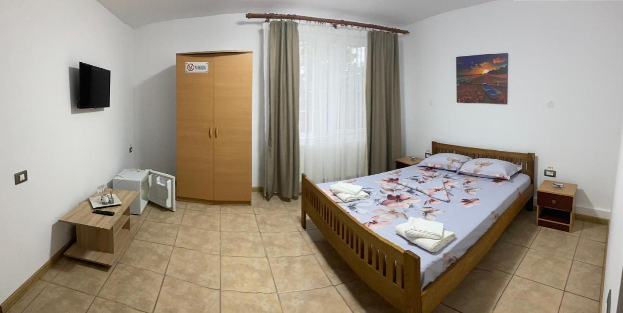 Appartement Raven Comstar à Corbu  Extérieur photo