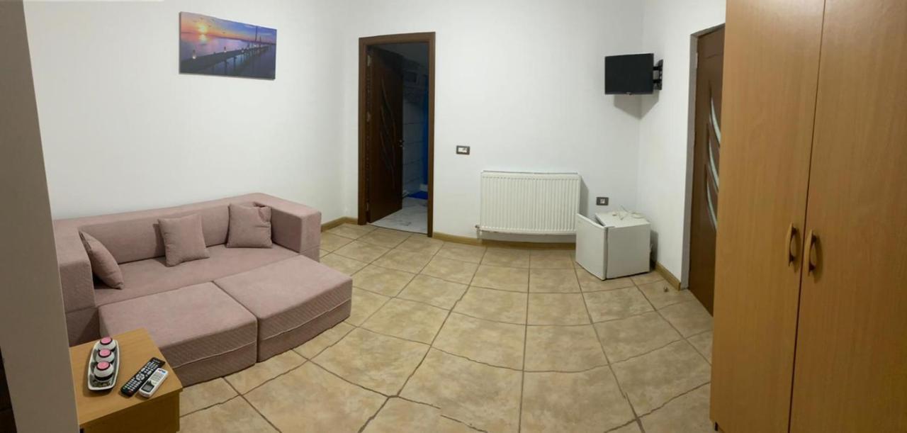 Appartement Raven Comstar à Corbu  Extérieur photo